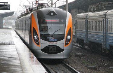 Фото: "УЗ" "Укрзалізниця" запускає регулярні рейси за маршрутом Дарниця – Святошин