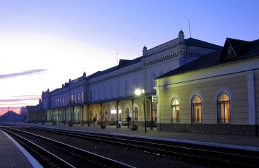 Зручні пересадки до Карпат та Польщі: "Укрзалізниця" змінила маршрут регіонального поїзда