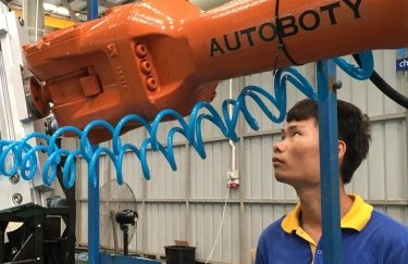 Китай нарастил производство промышленных роботов на 34,3%