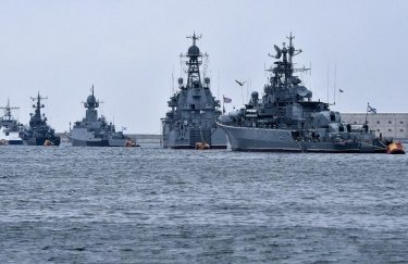 На фоне визита Байдена Россия вывела в Черное море 7 кораблей вместе с ракетоносителем