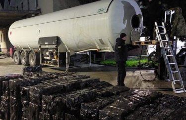 На Закарпатье задержали цистерну, нашпигованную сигаретами более чем на 5,6 млн грн