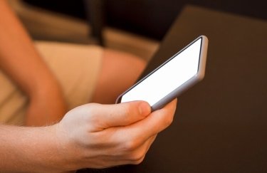 Фото: Freepik смартфон в руках