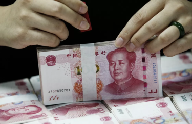 Китайський юань вперше випередив євро і став другою валютою у світовій торгівлі