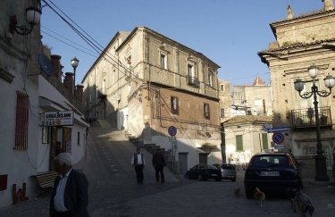В Италии бесплатно раздают дома в южном городке с условием их реставрации