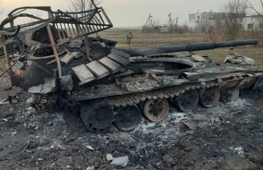 Українські захисники знищили російський танк Т-72. Фото: armyinform.com.ua