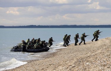 Британия завершила обучение почти тысячи украинских морпехов высадке морского десанта (ФОТО)