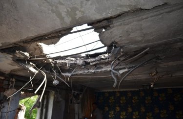 Войска РФ обстреляли Николаев из "Урагана": снаряд "прошил" жилой дом, есть пострадавшие