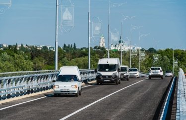 В Чернигове открыли движение по новому мосту через Десну (ФОТО)