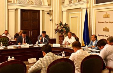 Аграрные и богатые: чем владеют нардепы из аграрного комитета ВРУ