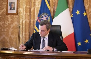 Парламент Италии одобрил поставку оружия Украине