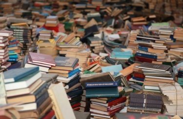 Киевляне отдали на макулатуру 25 тонн российских книг