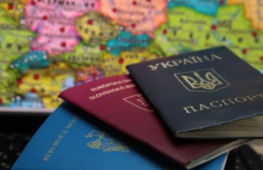 Почти половина украинцев не поддерживают идею двойного гражданства