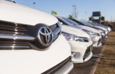 Рекорд глобальних продажів: Toyota вперше в історії продала понад 10 млн авто за рік