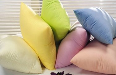 Какие подушки лучше — натуральные или синтетические?