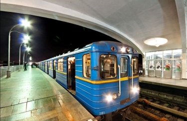 У метро Києва з 21 квітня відновиться рух поїздів до станції "Лісова"