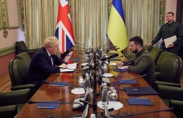 Британия предоставит Украине 120 единиц бронетехники и противокорабельные ракеты