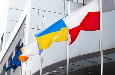 Польша блокировала 18 млрд евро для Украины, но Евросоюз в конце концов согласовал выделение макрофинансовой помощи