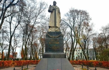 памятник ватутину киев