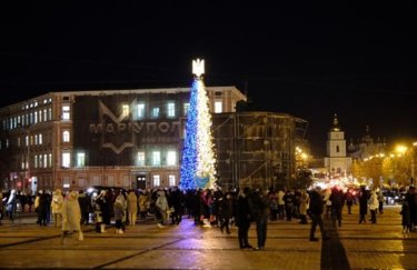 Елка несокрушимости на Софийской площади в 2022 году. Фото: КГГА