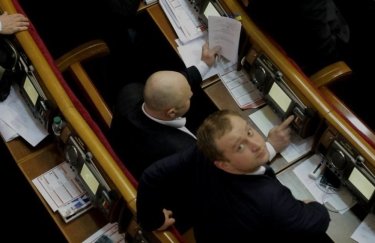 Более 300 депутатов Рады пожаловались на систему голосования
