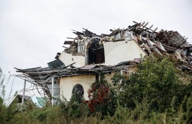 Будинок в деокупованому Ізюмі Харківської області. Фото: Telegram/synegubov 52% українців вважають необхідним відбудовувати деокуповані території, лише дочекавшись кінця війни - опитування