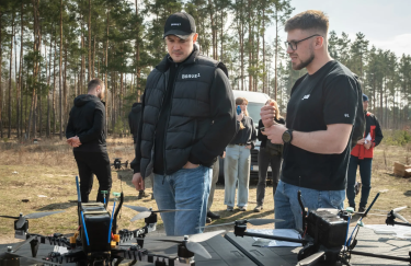 Більша дальність і захищений зв’язок: в Україні протестували нове покоління бомберів (ФОТО)