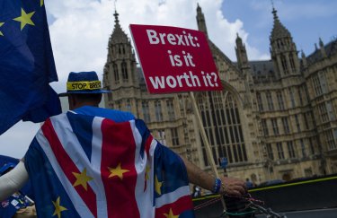 Парламент Британии отверг соглашение по Brexit