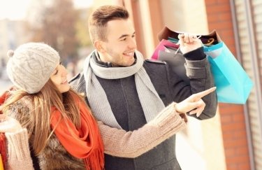 Тривалий шопінг та зростання цін на товари: якими будуть новорічні покупки через COVID-19