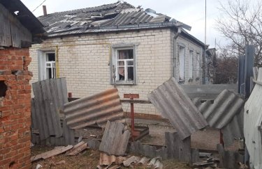 На Харківщині на міні підірвалися двоє чоловіків, ще одна людина поранена внаслідок обстрілу