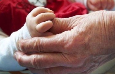 Смертность в Украине превысила рождаемость почти вдвое — Госстат