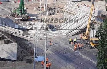 В Киеве на Шулявке обрушился мост