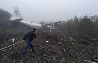 Авиакатастрофа под Львовом: авиакомпании-эксплуатанту Ан-12 приостановили лицензию