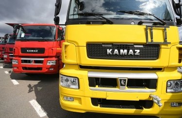 Німецька компанія Daimler припиняє співпрацю з російським "КамАЗом"