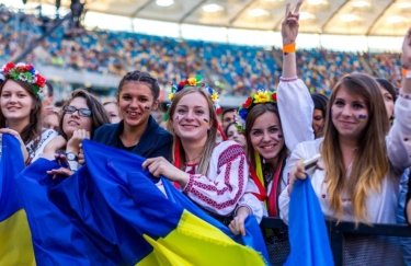 В Украине предлагают не облагать налогами зарплату молодежи