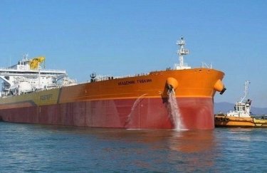 Британия предлагает охотится на танкеры, нелегально перевозящие российскую нефть