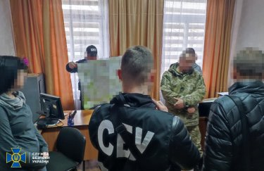 СБУ поймала черниговского пограничника на попытке "слить" ФСБ информацию об охране границы (ФОТО)