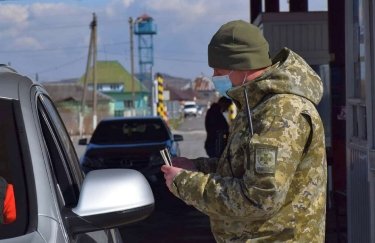 Українцям продовжили можливість перетину кордону за внутрішніми паспортами