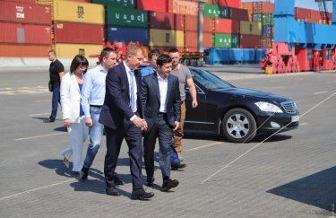 У Зеленского пообещали разобраться с буксирными махинациями в Одесском порту