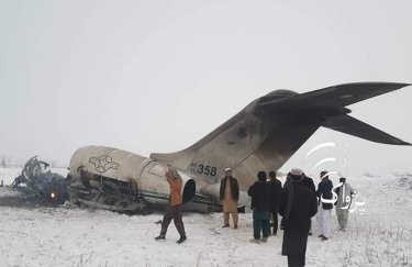 Обломки упавшего самолета. Фото: Pajhwok Afghan News