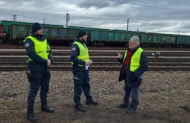 Польща посилить на кордоні контроль та перевірки за товарами з України