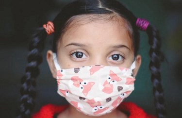 Девочка во время пандемии коронавируса