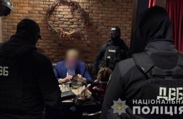 В Киеве россиянка пыталась откупиться от наркополиции 85 тысячами долларов (ВИДЕО)