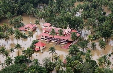 В Индии в результате оползней и наводнений погибли более 85 человек