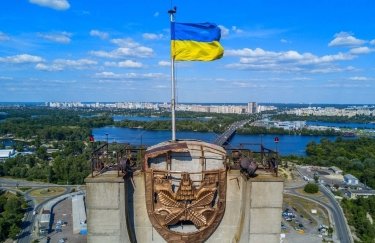 На Северном мосту в Киеве установят герб с Архангелом Михаилом