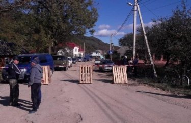 На Прикарпатье селяне перекрыли дорогу (ФОТО)