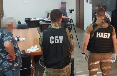 Фото: СБУ СБУ та НАБУ провели масові обшуки у Запорізькій мерії та ОВА через розкрадання гумдопомоги: що знайшли