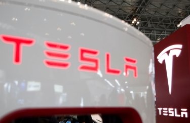 Ілон Маск не продаватиме акції Tesla протягом двох років