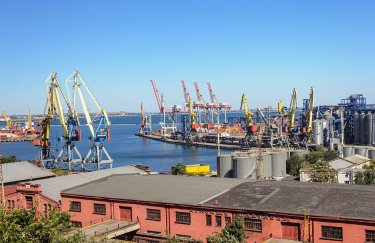 В українських портах застрягли судна з 1,2 млн т вантажів