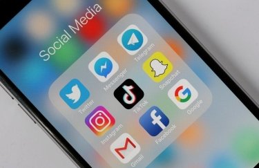 Китайская соцсеть TikTok может "похоронить" видеосервис Facebook