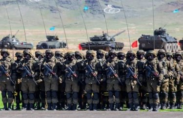 Казахстан вирішив посилити свою армію, побоюючись вторгнення Росії